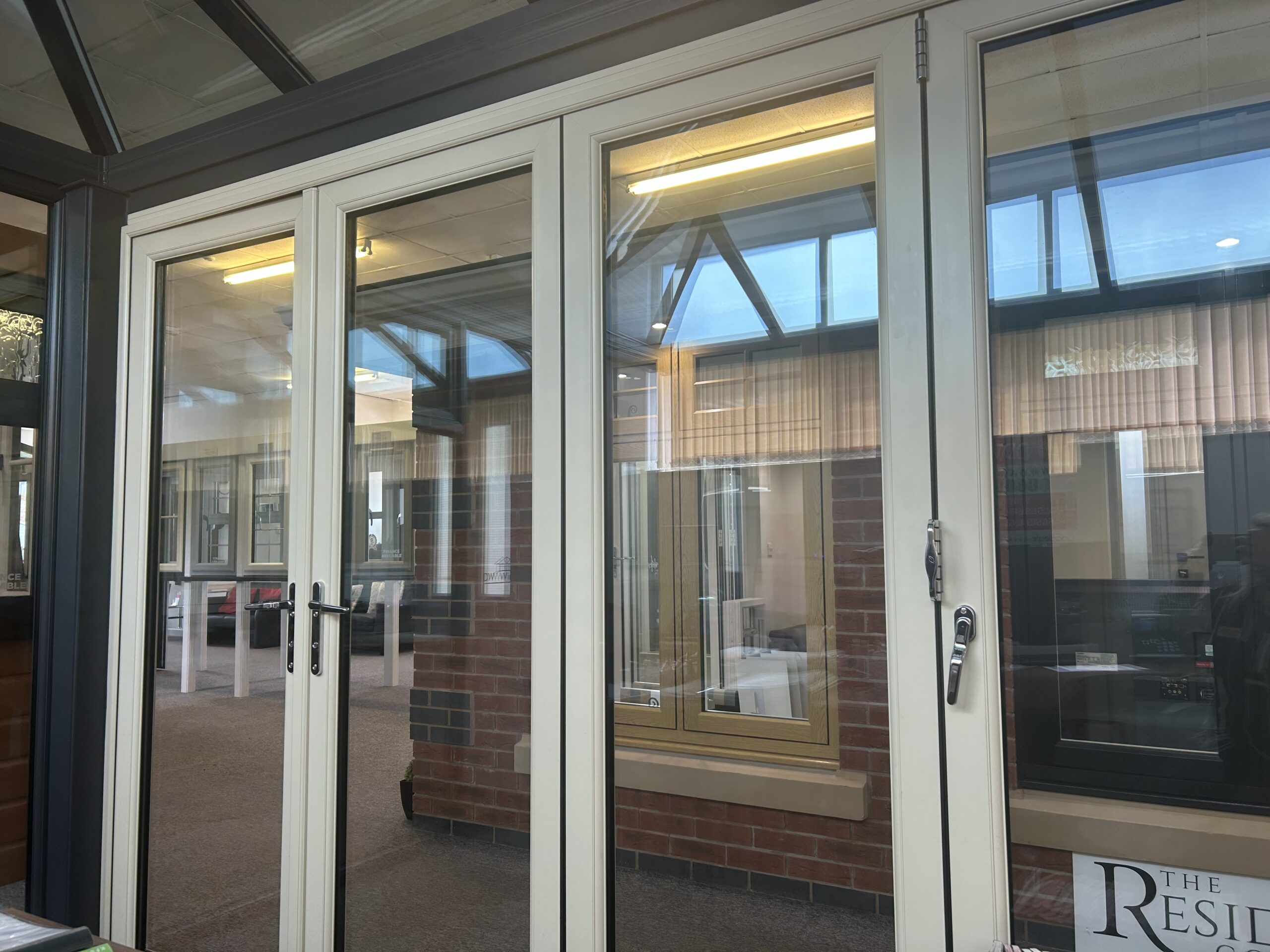 Liniar pvc 4 section bifolding doors